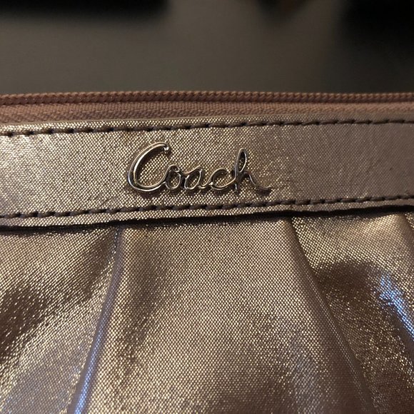 Coach Pleated Champagne Sparkle Gold wristlet - Picture 7 of 10
